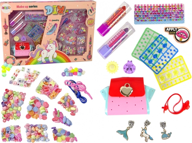 Bunte Schmink- und Schmuckset