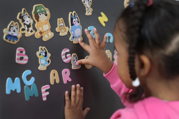 Spielerisches Lernen mit Bluey-Motiven