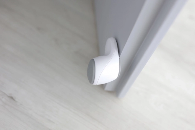 Weißer Kinderschutz gegen Türquetschen