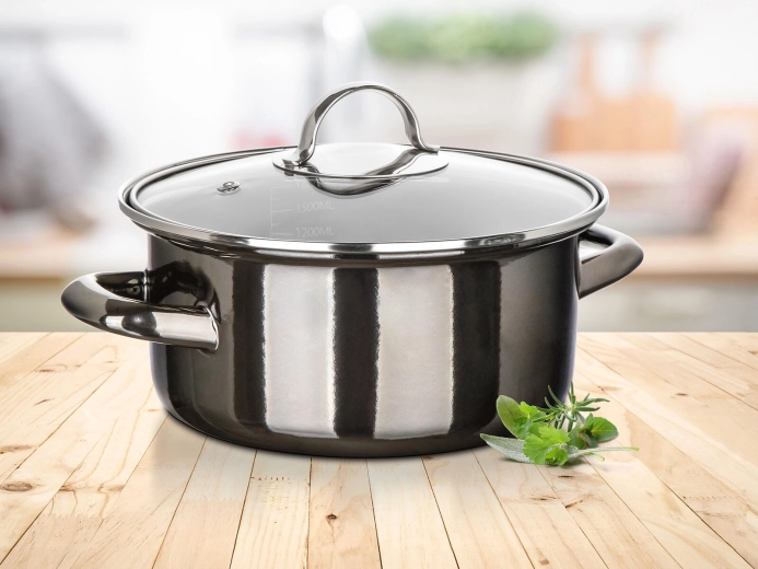 Robuste Emaille-Beschichtung in Metallic Black