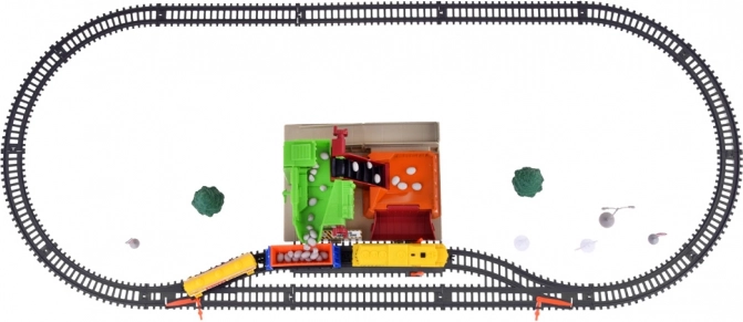 Elektrische Spielzeugeisenbahn mit Verladestation, 320 cm