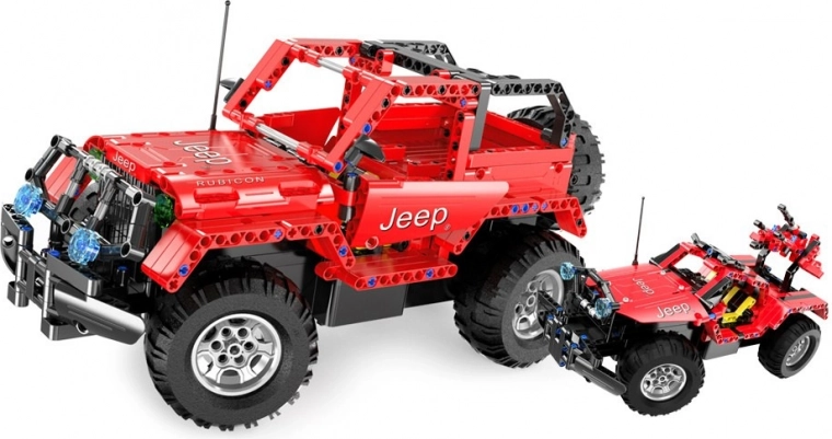 2‑in‑1‑Bausatz mit realistischen Funktionen