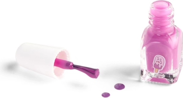 Nagelstyling mit 2 Lacken