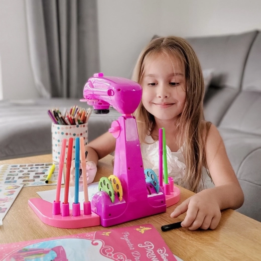 Alles griffbereit dank Halterungen und Aufbewahrung