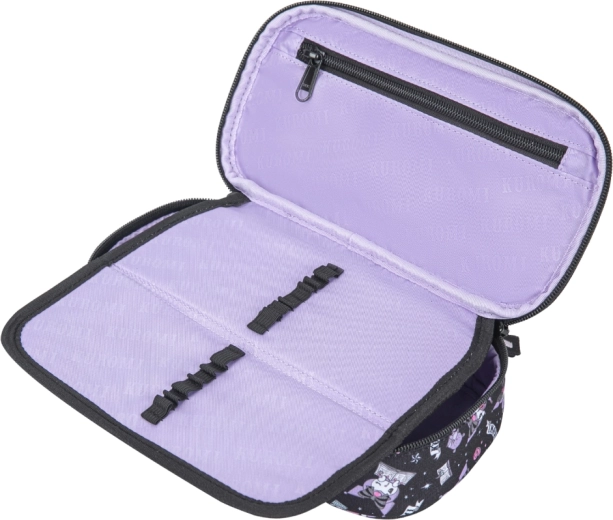 Praktische Taschen und Schlaufen innen
