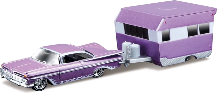 Maisto Design Tow & Go 1959 Chevrolet Impala mit Alameda-Wohnanhänger 1:64