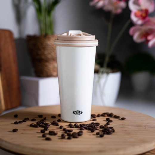 Bequemer Flip-Deckel ohne unnötiges Verschütten