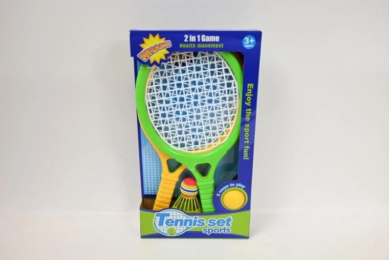 Set aus Schlägern mit Ball und Badminton-Federball