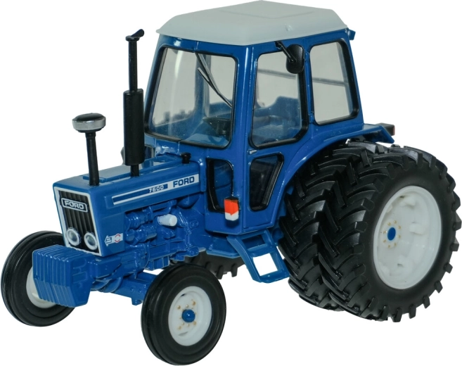 Realistische Details des Ford 7600 Traktors