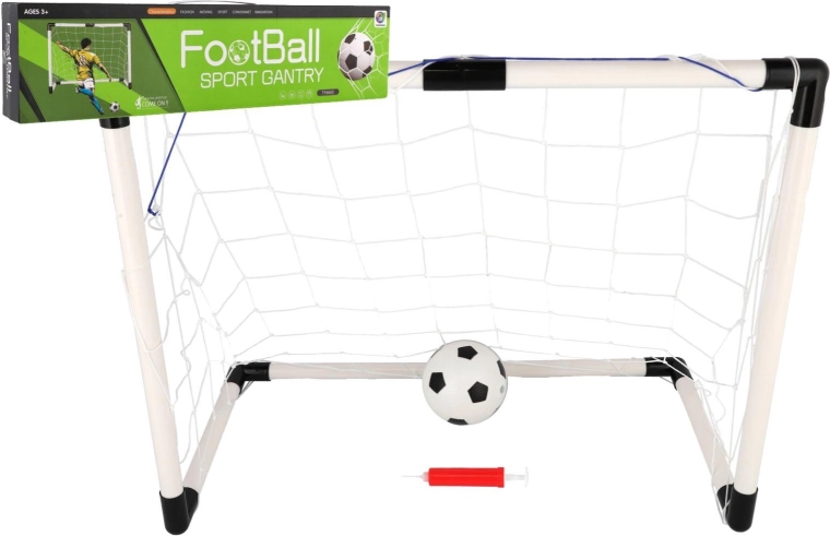 Fußballtor mit Ball und Pumpe