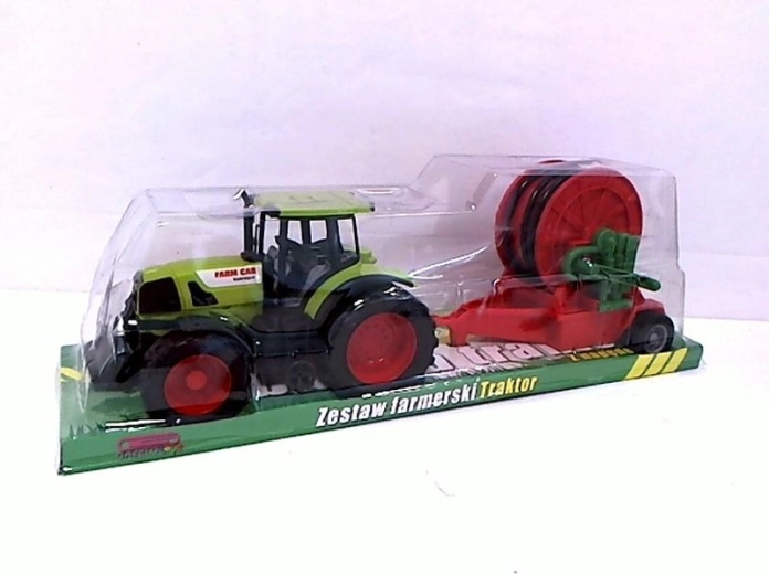 Traktor mit landwirtschaftlicher Maschine