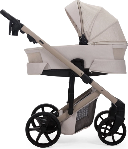 Belüftete Babywanne mit Moskitonetz