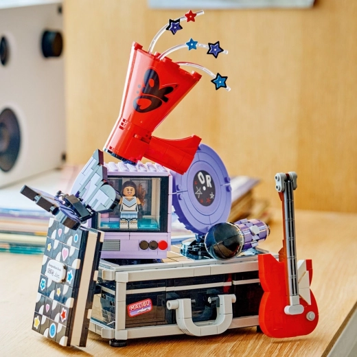 Minifigur und Szene inspiriert von Good 4 U