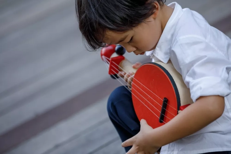 Realistisches Spielen für kleine Musiker