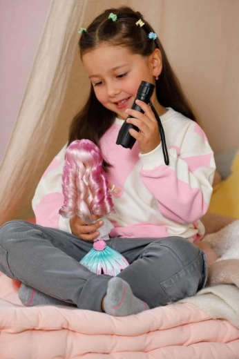 Magischer UV-Effekt: Haare wechseln in der Sonne die Farbe