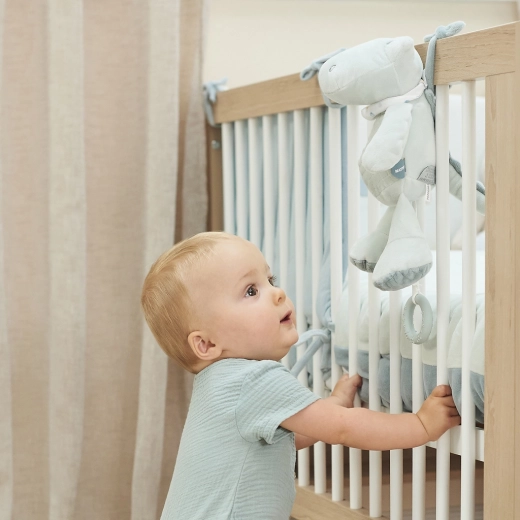 Sichere Befestigung in der Kinder-Ecke