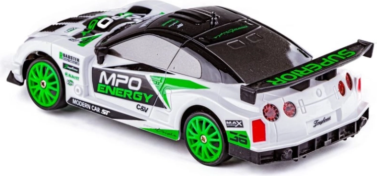 4WD und Driftreifen für kontrollierten Drift