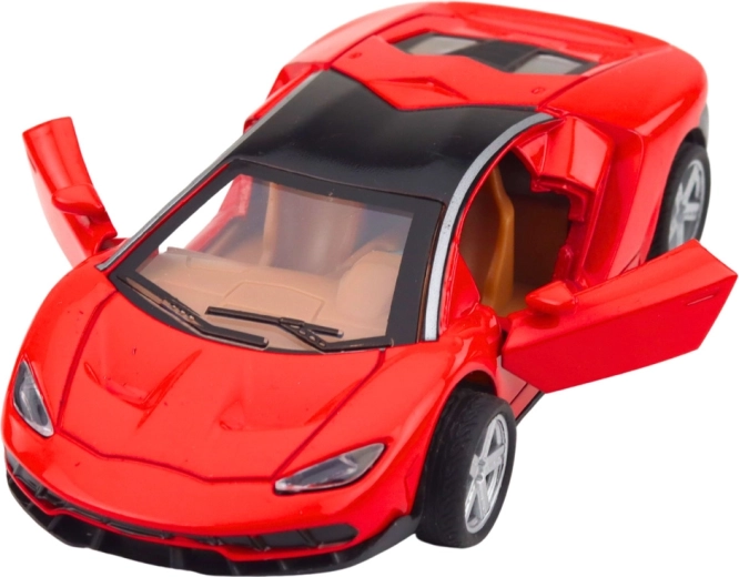 Öffnende Türen und detailreiches Interieur