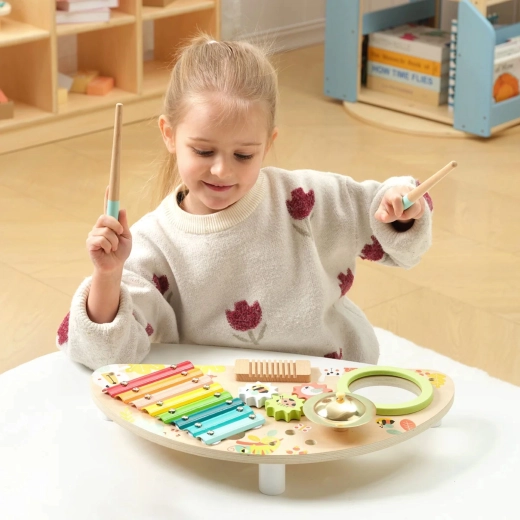 Stabile Holzausführung und Spielen mit Schlägeln