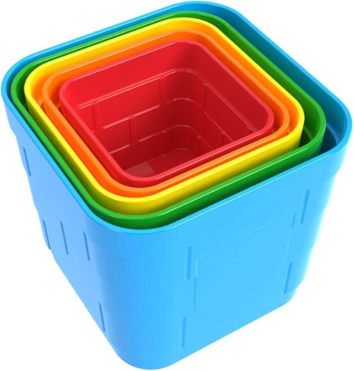 5 Becher, die exakt ineinander passen