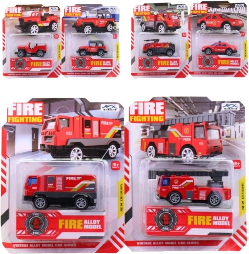 Metall-Feuerwehrauto auf Karte 7,5 cm