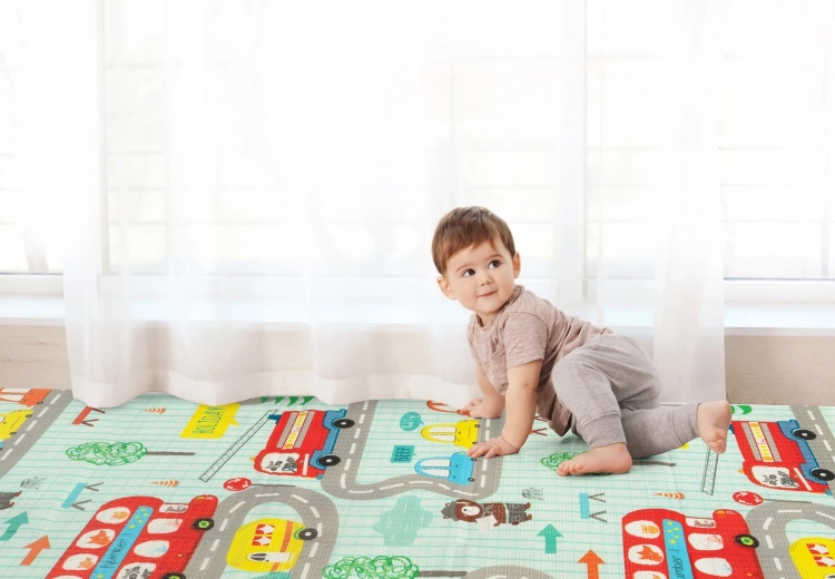 Beidseitige Motive: Wald und Straßen