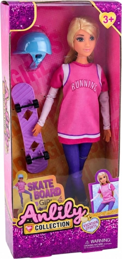 Skateboard und Helm im Lieferumfang