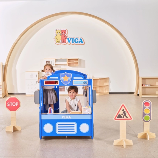 Verkehrsschilder und spielerisches Lernen