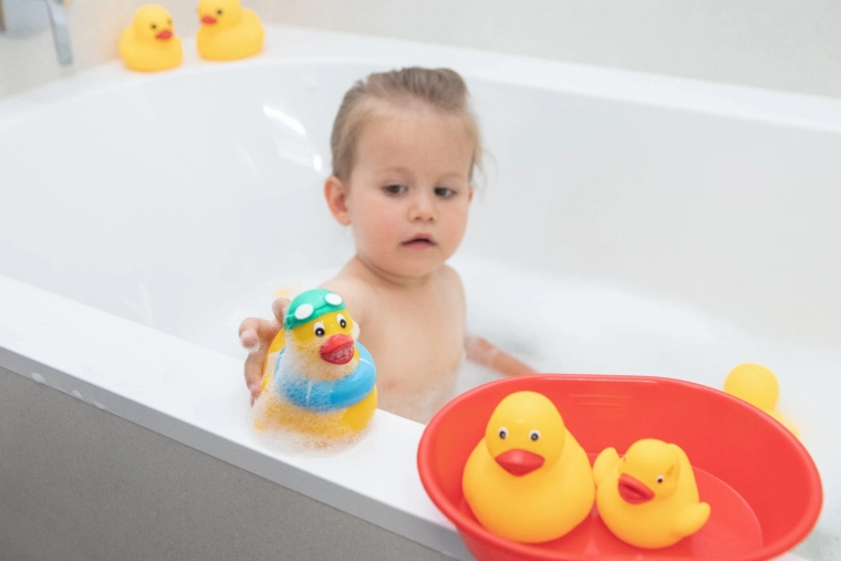 Badespaß, den Kinder lieben werden