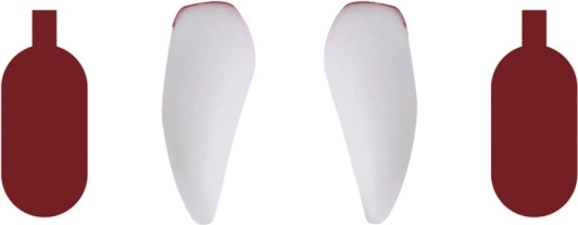 Vampirzähne mit künstlichem Blut
