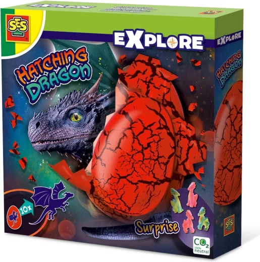 Schlüpfender Drache aus einem großen Ei