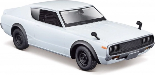 Modellauto NISSAN Skyline 2000 GT‑R 1973 1:24 weiß