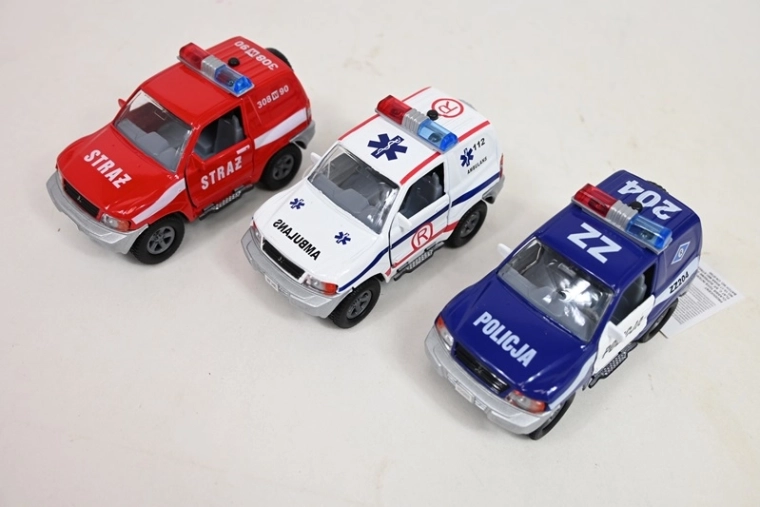 Rettungs-Geländewagen mit Licht- und Soundeffekten (Polizei / Rettungsdienst / Feuerwehr)