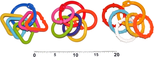 Bunte Ringe für Babys