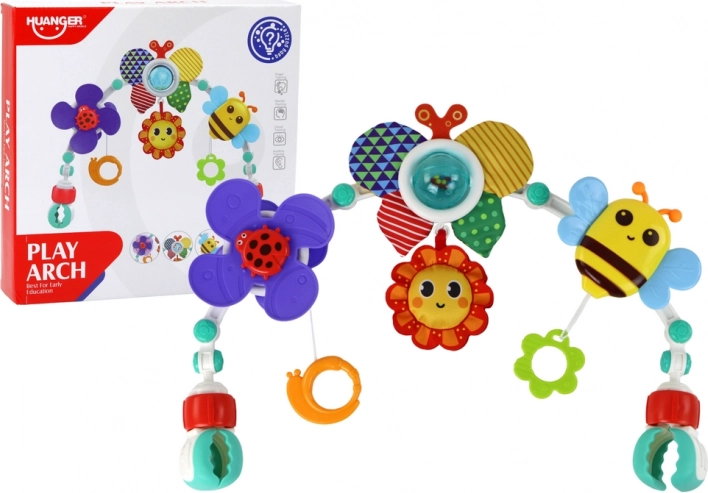 Gestell für das Kinderbett und den Kinderwagen mit Spielzeug Schmetterling und Biene