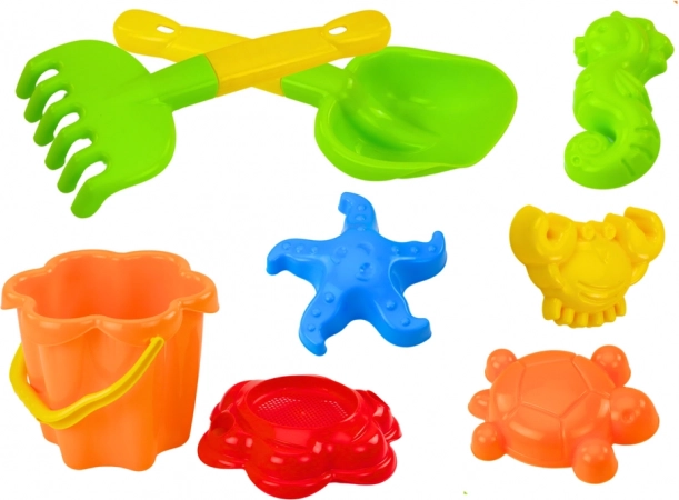 Set aus Sandspielzeug mit Eimer, Sieb und Förmchen, 8 Teile