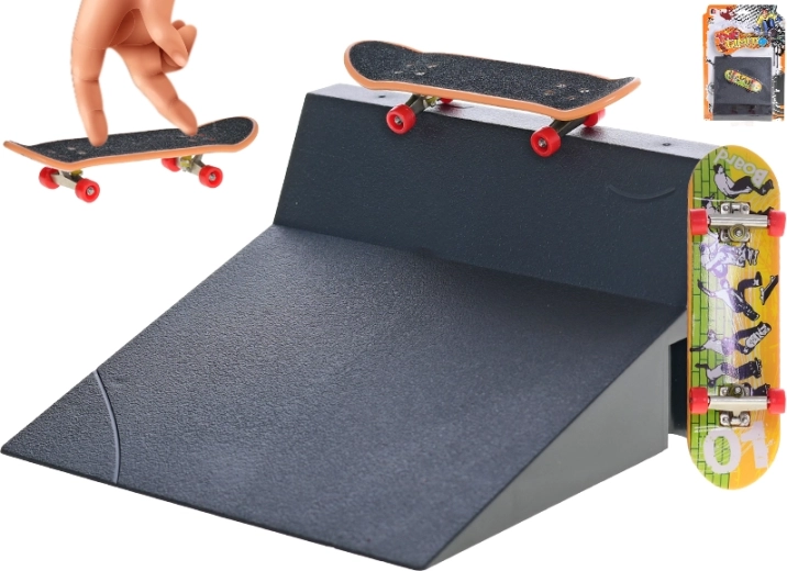 Mini-Skateboard aus Metall mit Rampe 9,5 cm