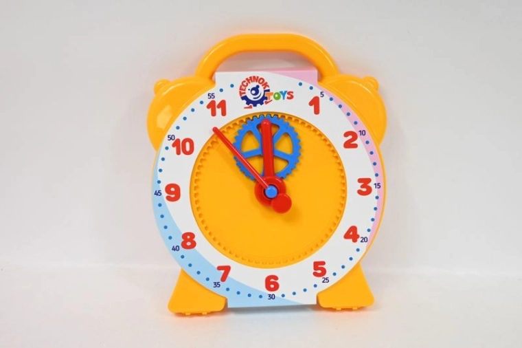 TechnoK Uhr