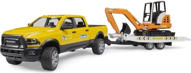 Bruder Offroad-Servicefahrzeug RAM mit Minibagger und Anhänger 1:16