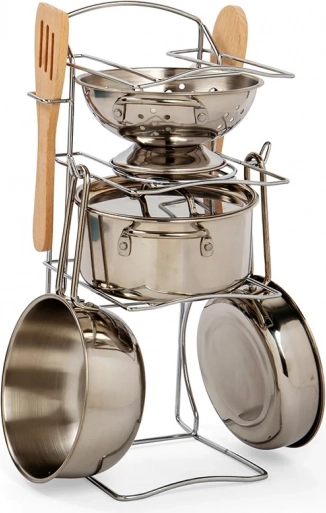 Kinder-Kochgeschirr-Set auf einem Ständer von Bigjigs Toys