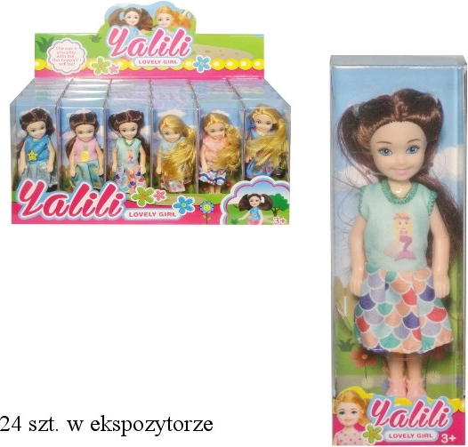 Mini-Puppe in verschiedenen Outfits