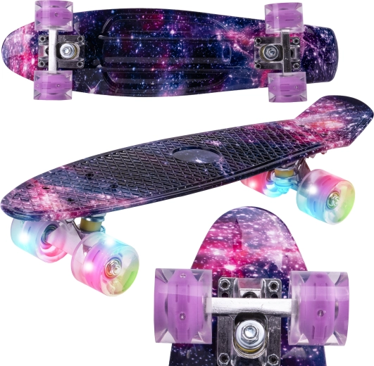 Pennyboard mit leuchtenden Rollen Space