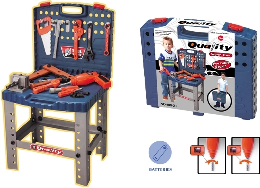 Kinder-Werkbank im Koffer mit Werkzeug und elektrischer Bohrmaschine