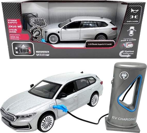 Metallmodell Škoda Superb IV Combi 1:35 mit Sound und Licht, silbergrau