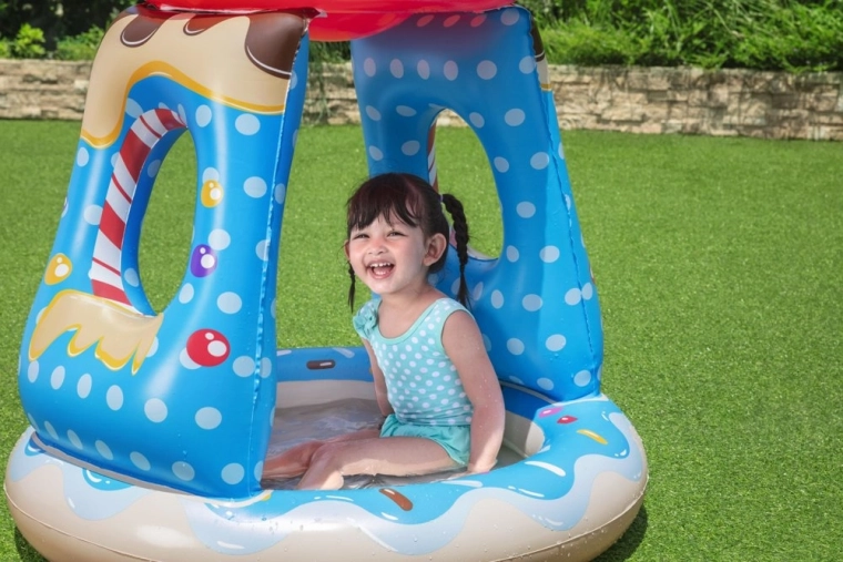 Sichere erste Erfahrung mit Wasser