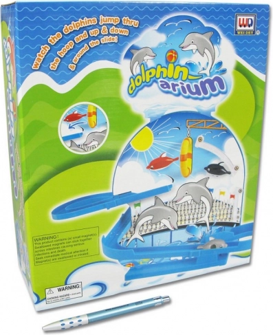 Spiel mit batteriebetriebenen Delfinen
