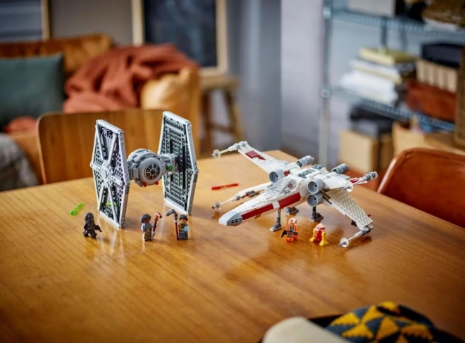 LEGO Star Wars TIE- und X-Wing-Kombinationsset