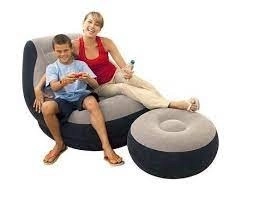 Aufblasbarer Sessel mit Hocker