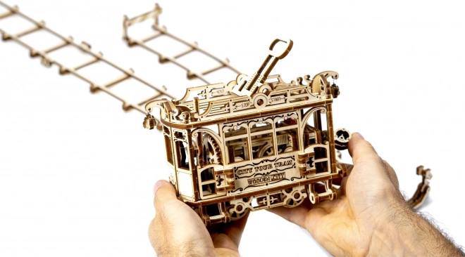 Holz Mechanisches 3D-Puzzle Stadtstraßenbahn mit Schienen