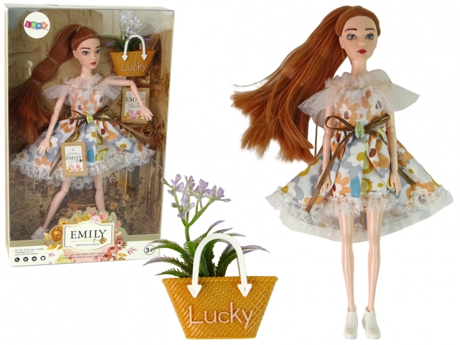 Puppe Emily Herbst mit roten Haaren und Blumen